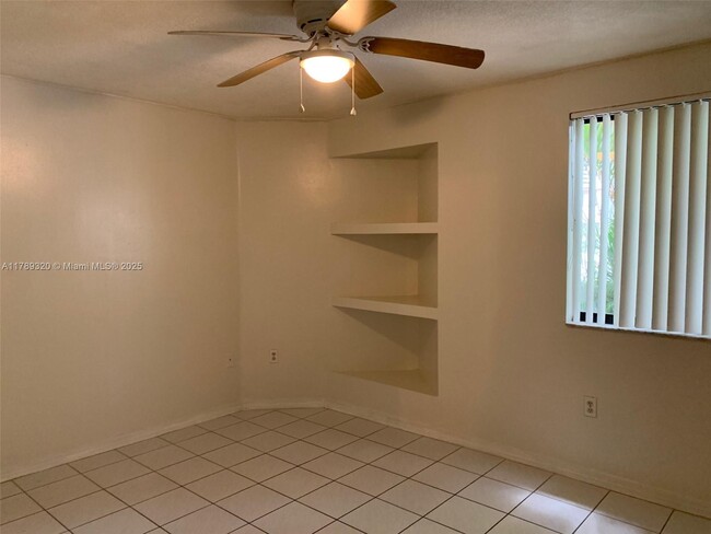 Building Photo - 9631 SW 138th Ave