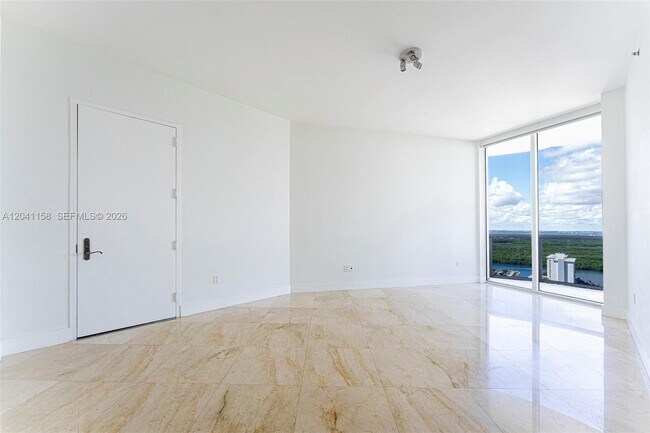 Building Photo - 15901 Collins Ave