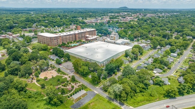 Building Photo - Move in ready in Gastonia’s Rapidly Growing FUSE District