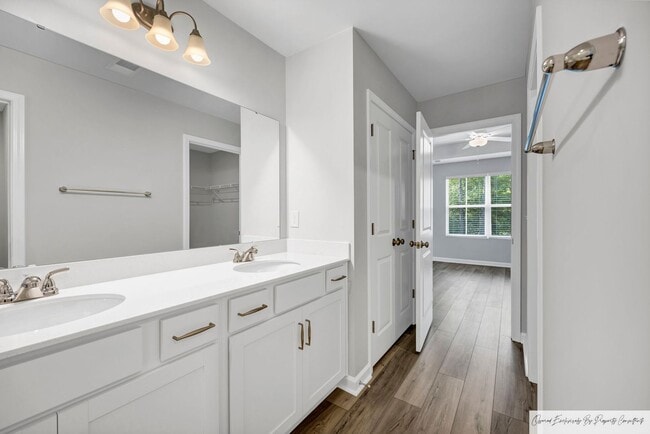 Building Photo - MODERN 3 BEDROOM IN LEXINGTON'S MURRAY VILLAGE