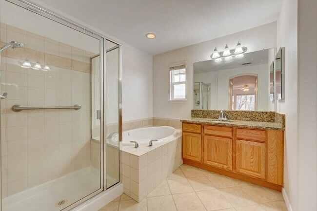 Building Photo - $3,995.00 - 5 Bedrooms, 4 Bathrooms, Single Family Home in Highlands Ranch with Fenced Yard!