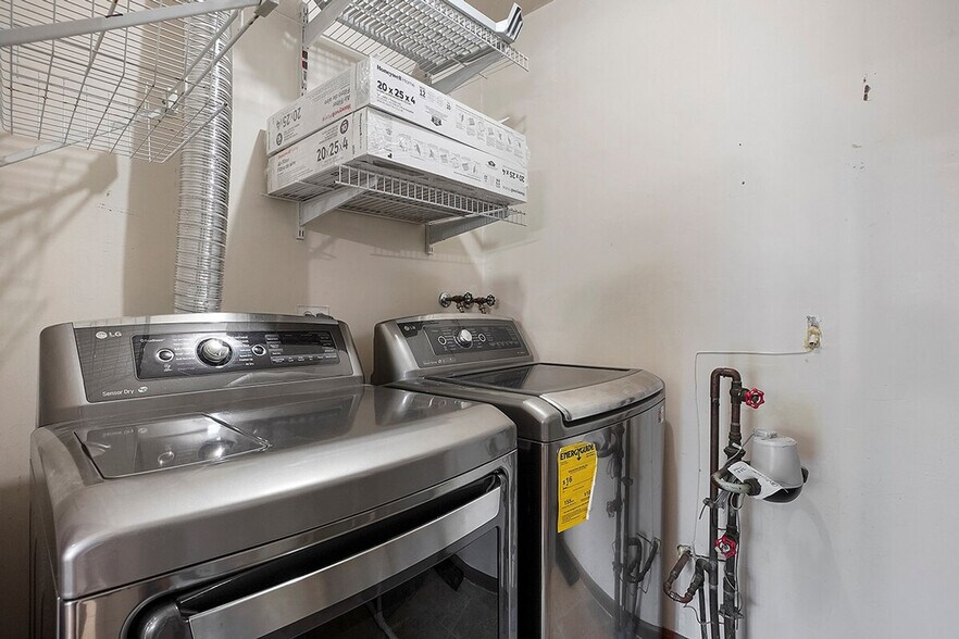 Building Photo - 346 Weatherford Ln