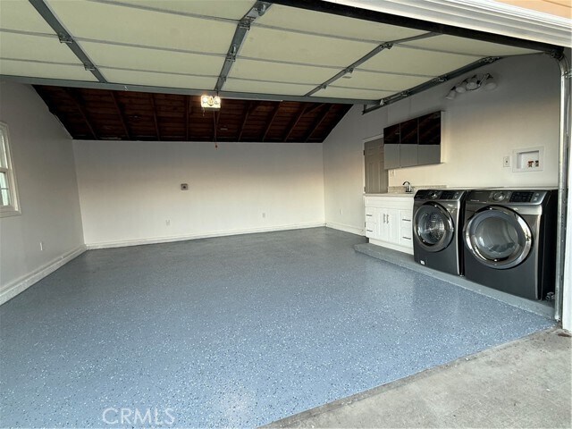 Building Photo - 545 N Toland Ave