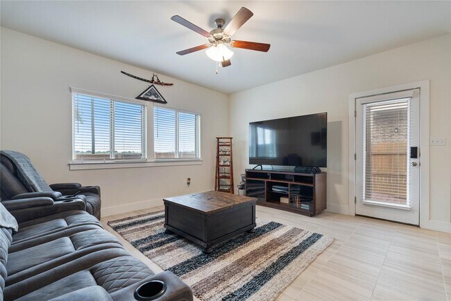 Building Photo - 603 White Steppe Way