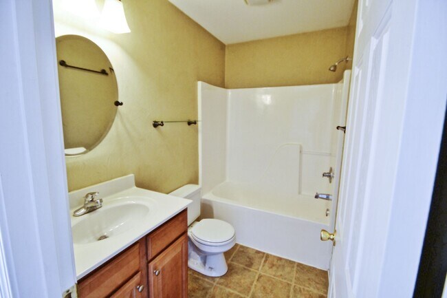 Building Photo - 1491 Mayfair Dr