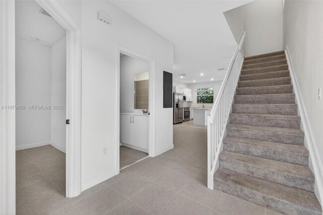 Building Photo - 2650 SE 29th St