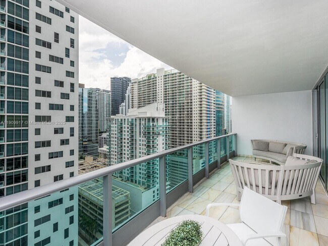 Building Photo - 1331 Brickell Bay Dr