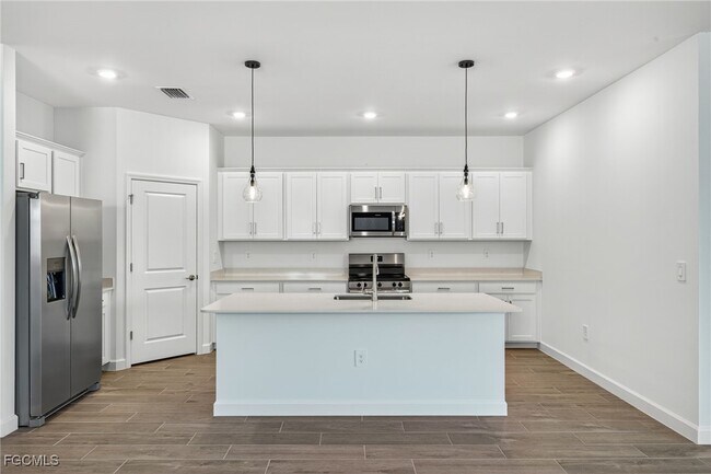 Building Photo - 14306 Winding Cedar Wy