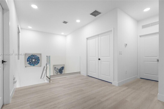 Building Photo - 4335 SW 174th Ave