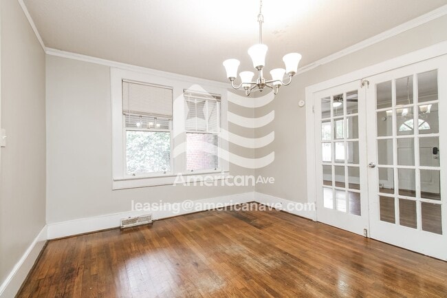 Building Photo - 4213 Ridgewood Ave