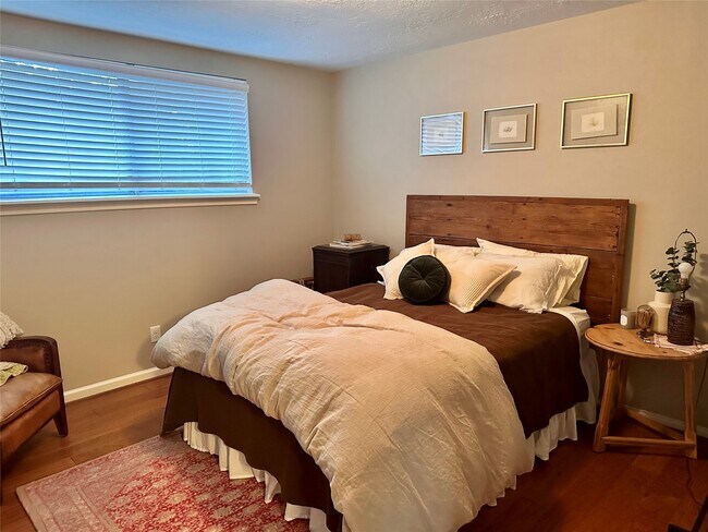 Building Photo - 28903 Twisted Oak Dr