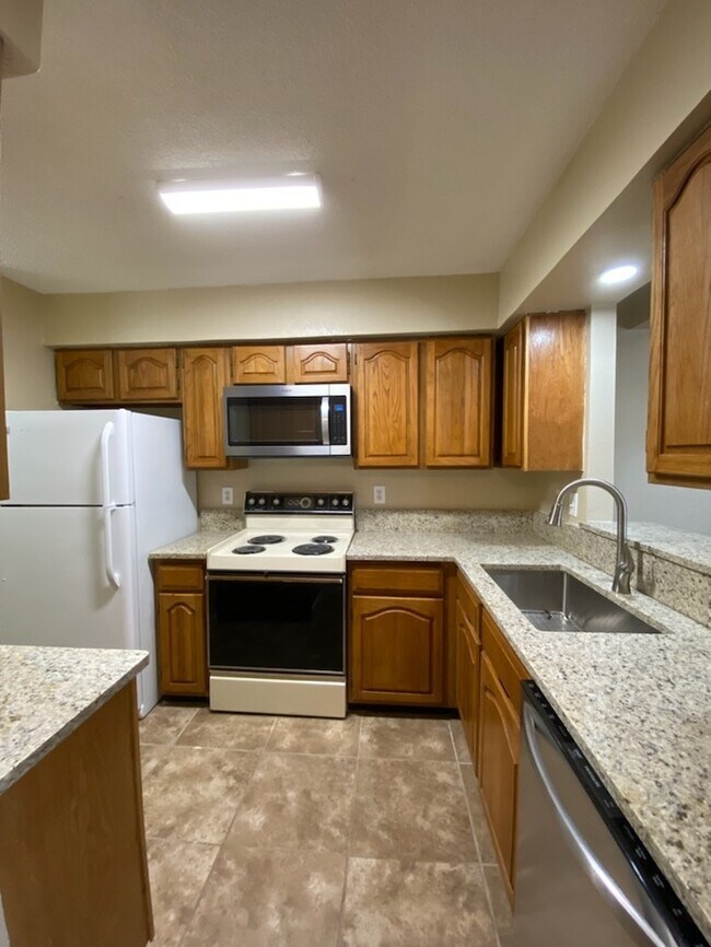 Building Photo - 2 story 1 bed 1.5 bath towhome