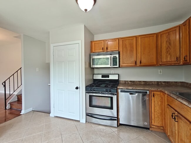Building Photo - 2313 S Cuthbert Dr