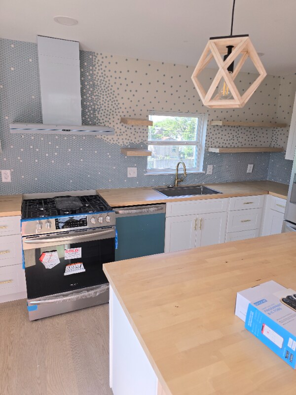 Building Photo - 4305 Ave S