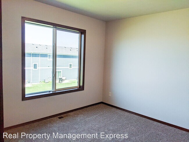 Building Photo - 3 br, 2.5 bath House - 4600 E Whisper Ridg...