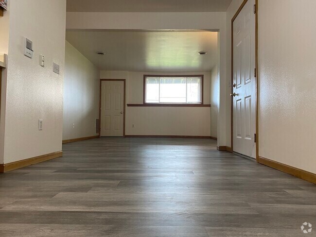 Building Photo - 527 Trail Side Dr