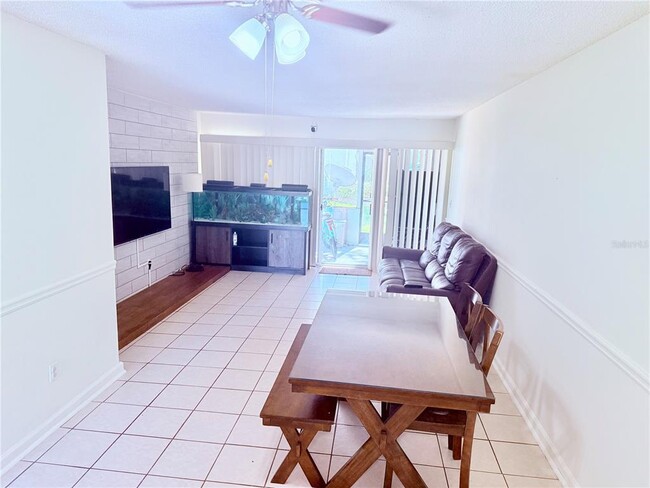 Building Photo - 6519 W Newberry Rd