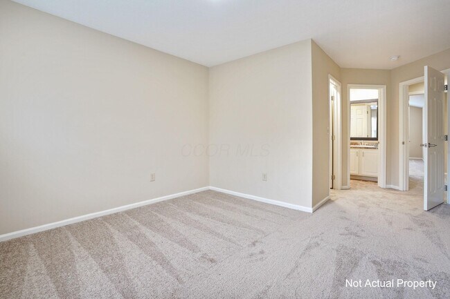 Building Photo - 5002 Stratford Pine Ln