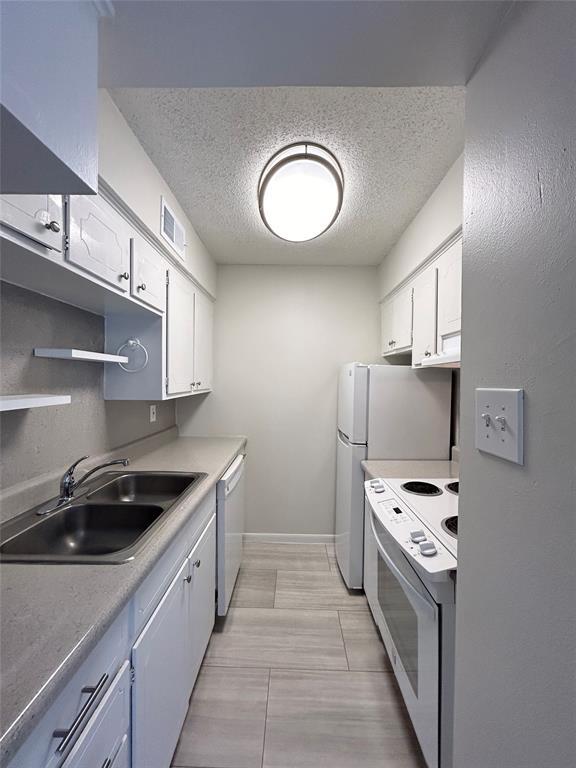 Building Photo - 3902 Mandell St