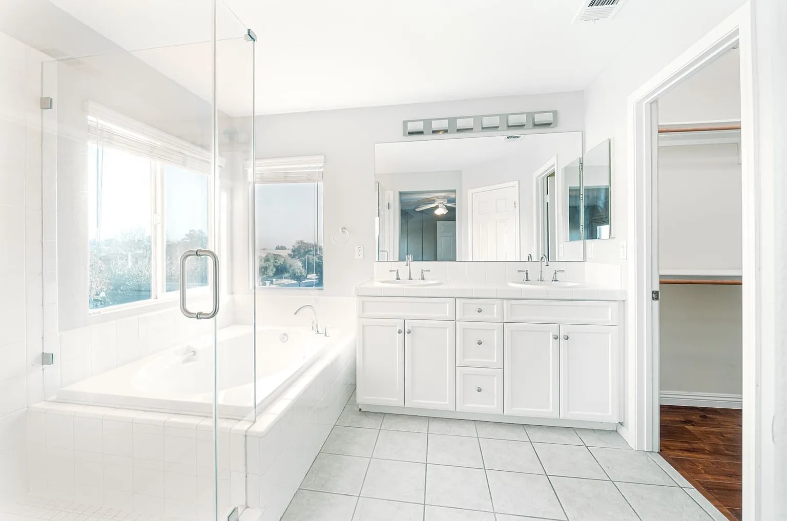 Building Photo - 25357 Avanti Ct