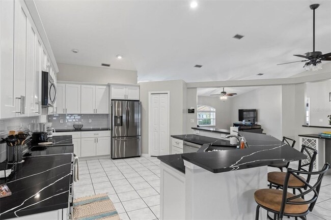 Building Photo - 61 Farmsworth Dr