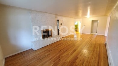 Building Photo - 2225 S Cherry St