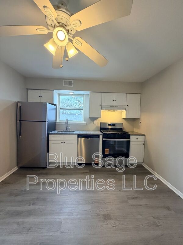 Building Photo - 727 Clifton Ave