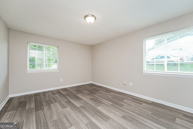 Building Photo - 165 Amethyst Dr
