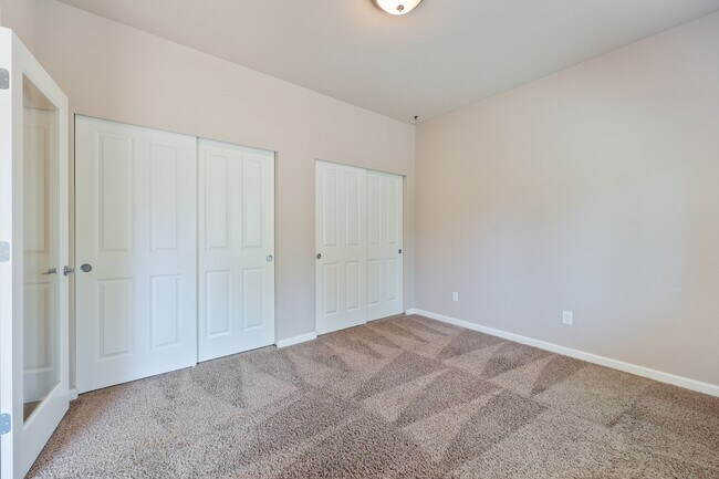 Building Photo - 4335 17th Way NE