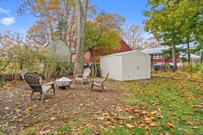 Building Photo - 90 Ford Rd