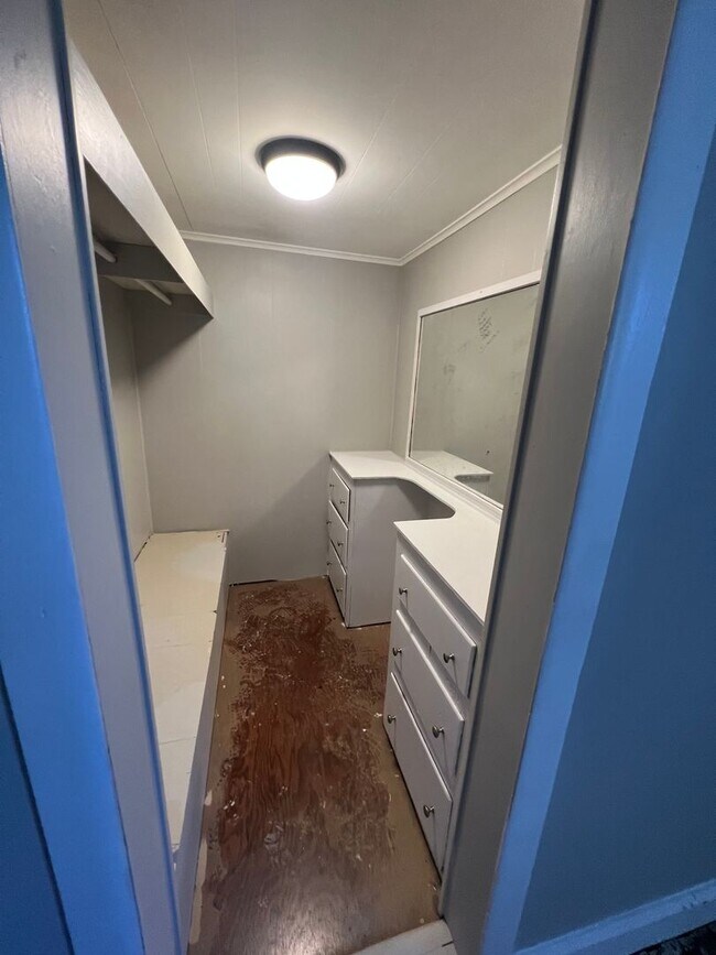 Building Photo - 1878 Spring Rd