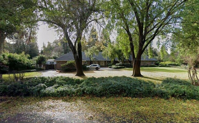 Building Photo - 6196 Amande Ct