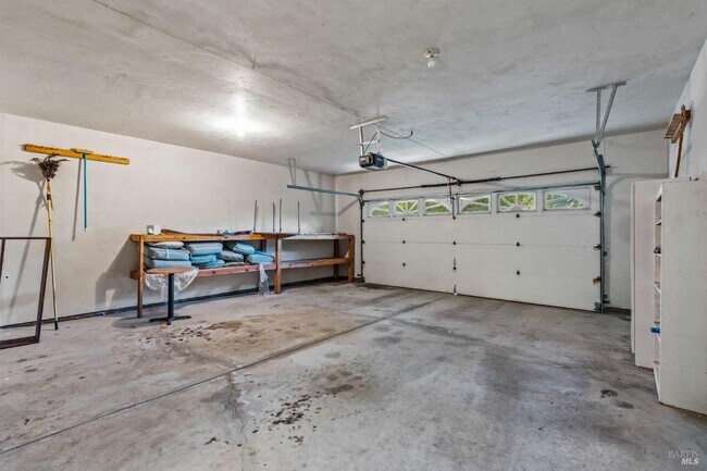 Building Photo - 6578 Oak Leaf Ct