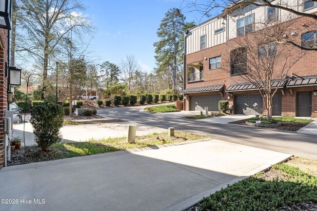 Building Photo - 12 Brownstone Ln