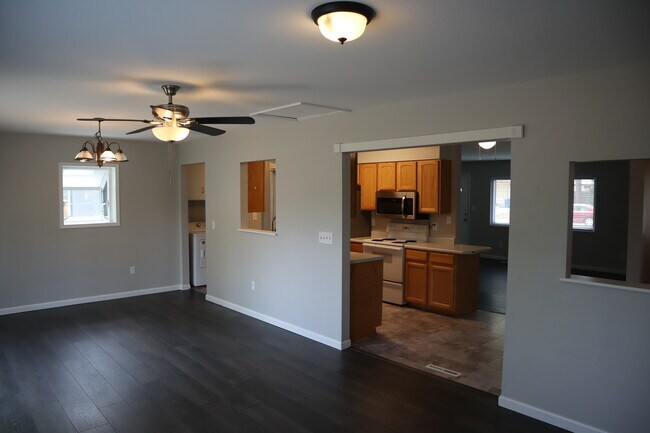 Building Photo - 524 N Impala Dr