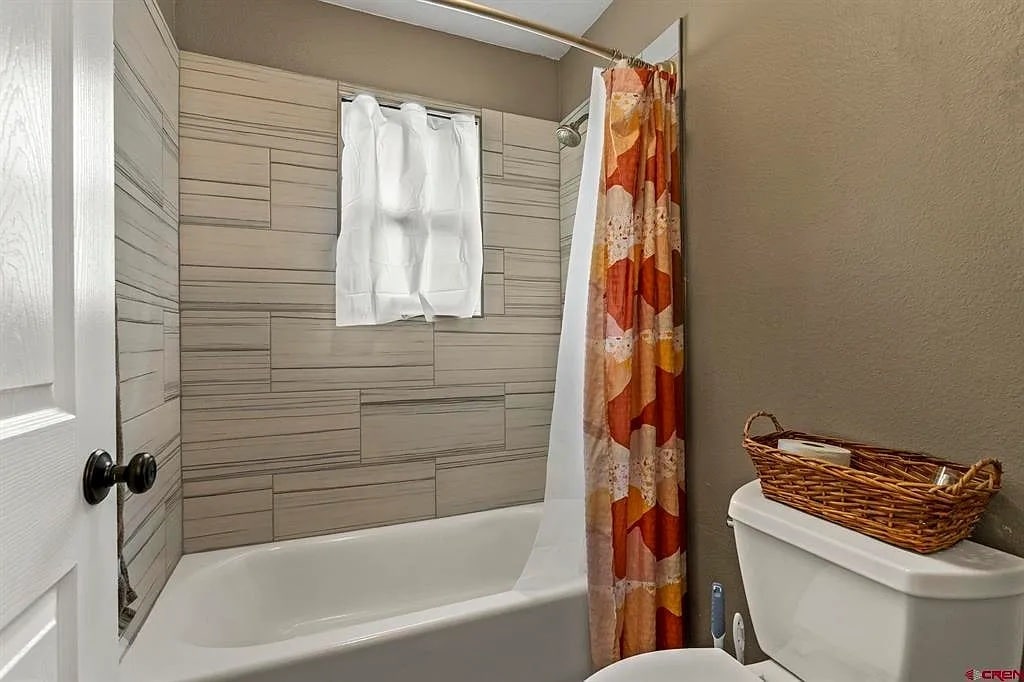 Building Photo - 1212 Avenida Del Sol