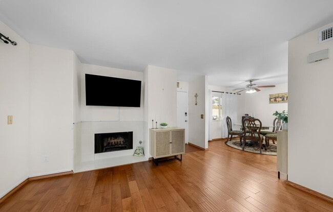 Primary Photo - Updated 2 BR 1 BA Condo w/ Private Patio!