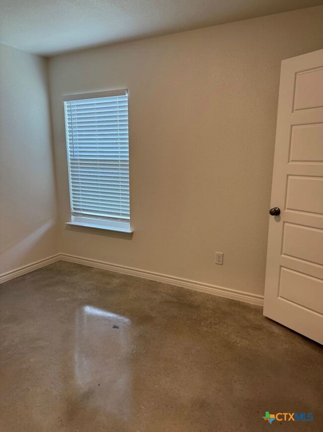 Building Photo - 1125 Lindsey Dr