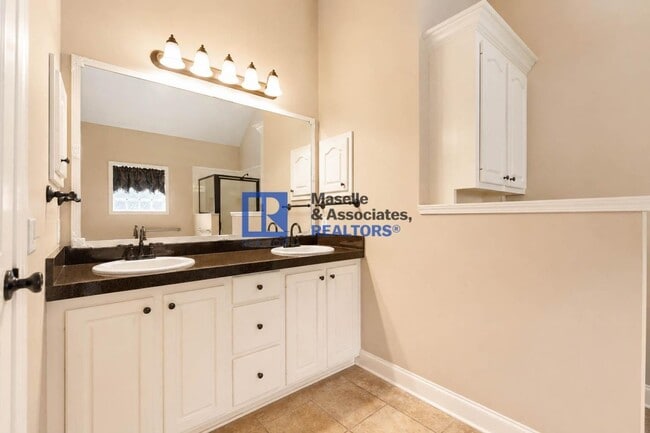Building Photo - 3 Bed / 2 Bath Home on the Water in Ashbrooke