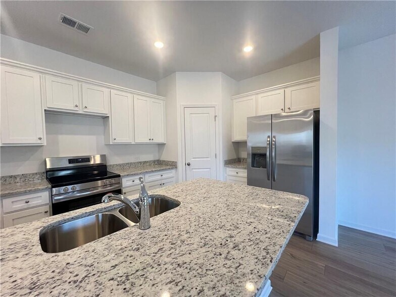 Building Photo - 273 Blue Dragon Dr