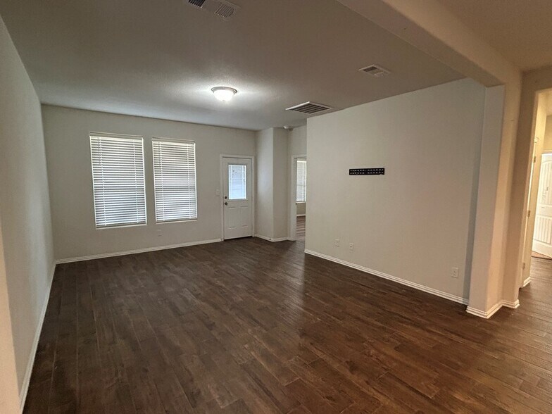 Building Photo - 1713 Twin Falls Dr