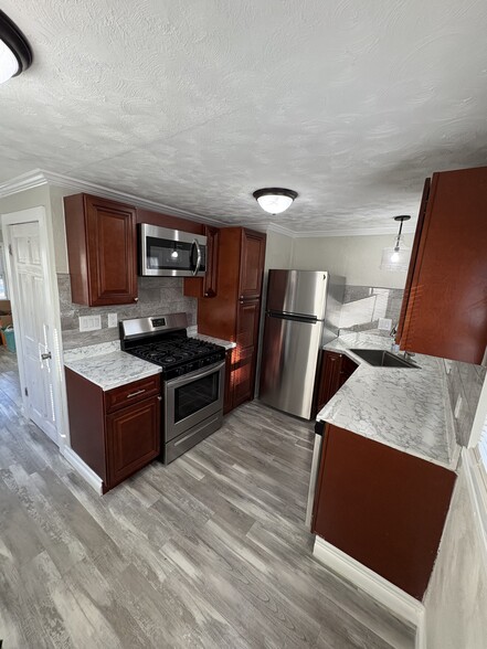 Building Photo - 601 Echo Rd