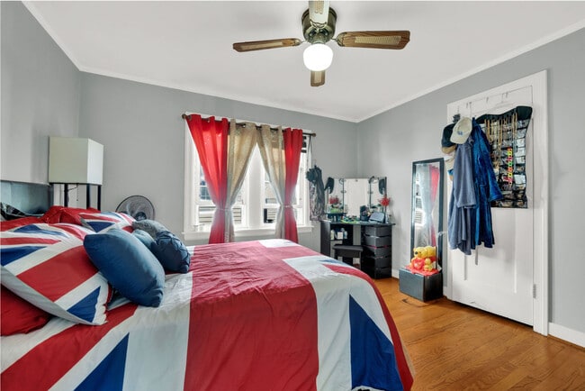 Building Photo - 9427 S Utica Ave