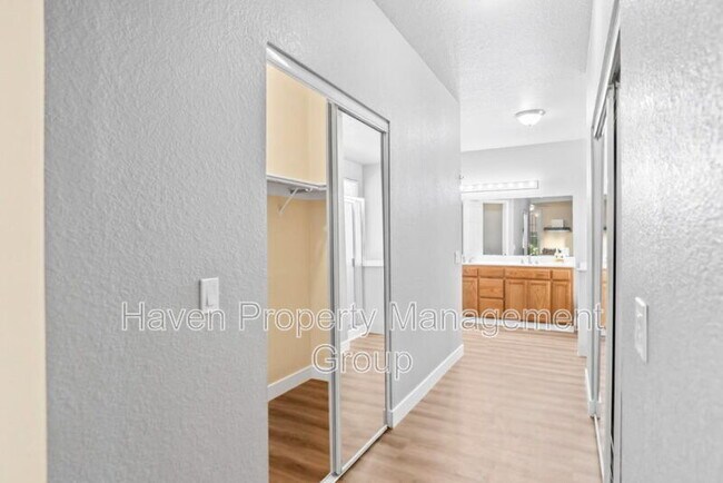 Building Photo - 382 Pestana Ave