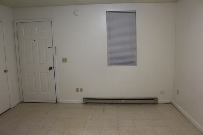 Building Photo - Adorable Studio Cottage in Central