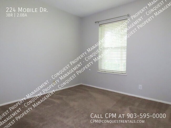 Building Photo - 224 Mobile Dr