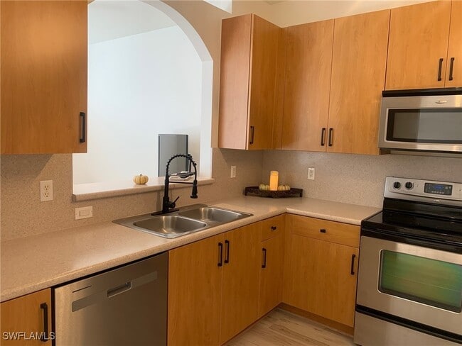 Building Photo - 15780 Portofino Springs Blvd