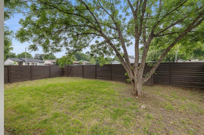 Building Photo - 2301 Bendridge Trail