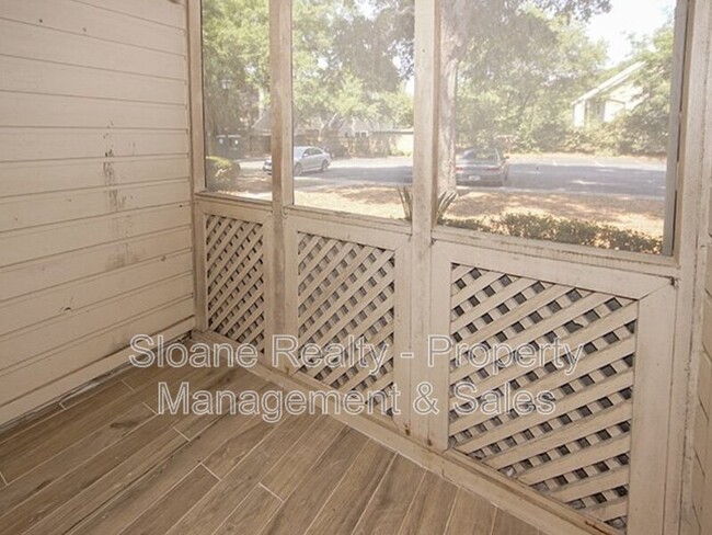 Building Photo - 352 Sandpiper Dr