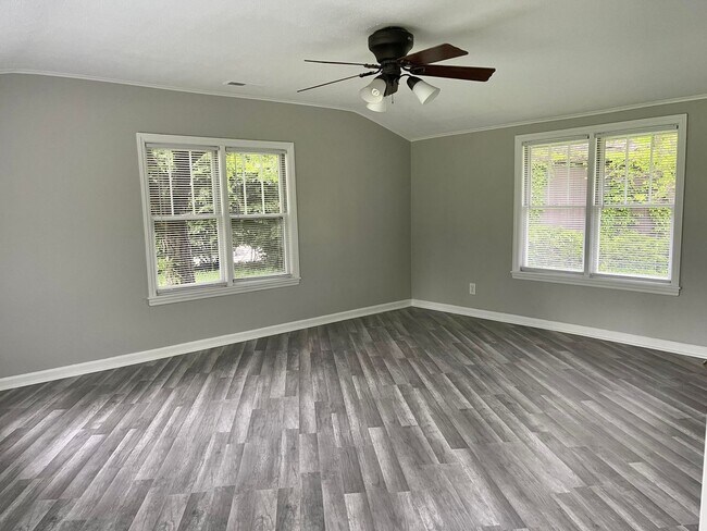 Building Photo - Move-In March & Get 50% Off Your First Month! Charming 2-Bed Northside Home!
